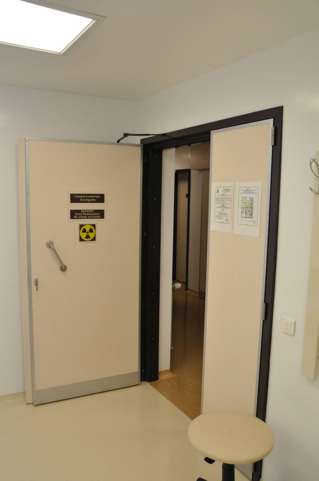 Uși de spital semiermetice automate, uși radiologie, usi glisante automate