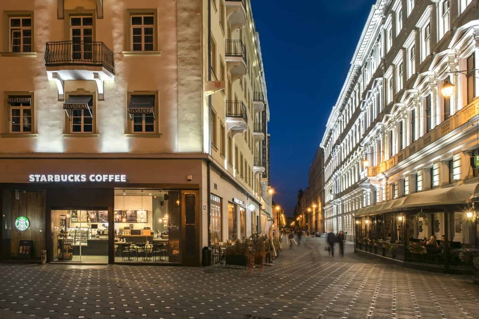 Starbucks, Timișoara, ușa de sticla, ușă rotativă