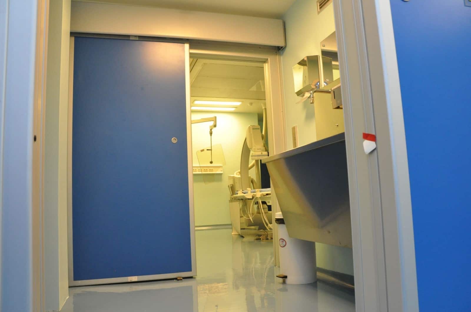 Uși de spital semiermetice automate, usa radiologie, usi glisante automate