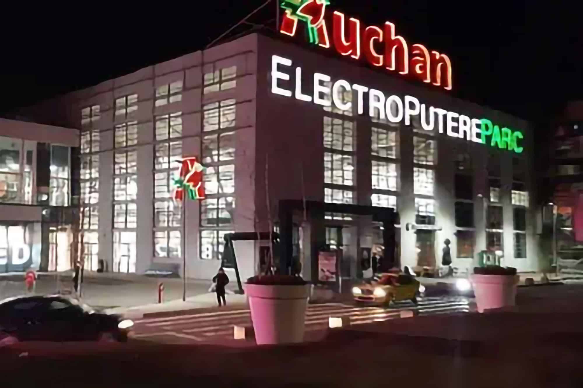 Uși culisante automate cu break-out pentru Electroputere Mall