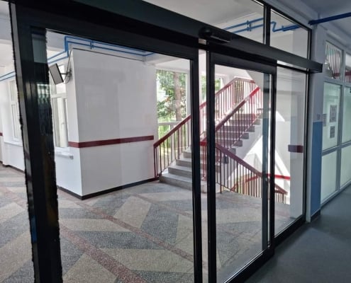 Acces sigur si curat in sectia modernizata de medicina interna a Spitalului Municipal Orsova cu usi Tormed de la KADRA 3