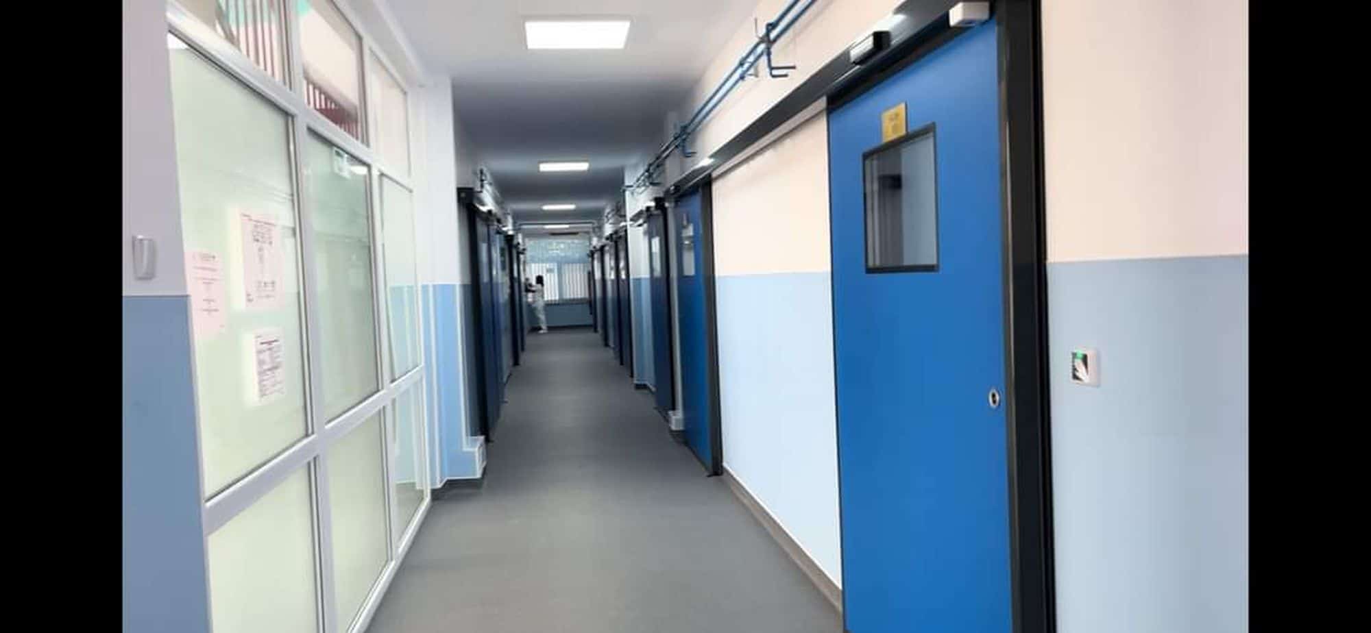 Acces sigur si curat in sectia modernizata de medicina interna a Spitalului Municipal Orsova cu usi Tormed de la KADRA 4