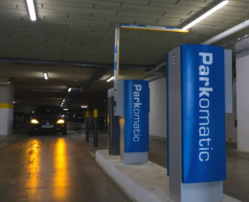 Terminale intrare sau ieșire parcare automată