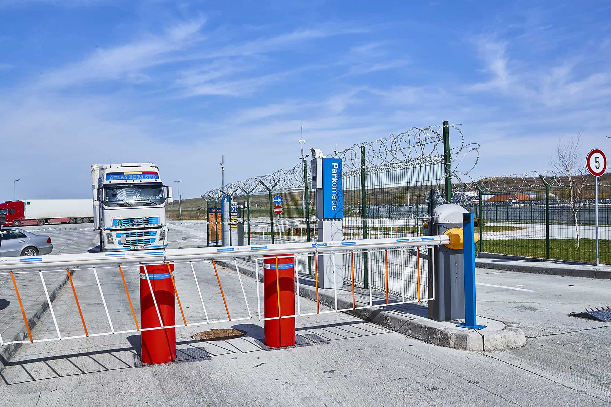 Controlul accesului autovehiculelor (bariere, parcari securizate TIR, LPR, blocatoare stradale), KADRA, Soluții