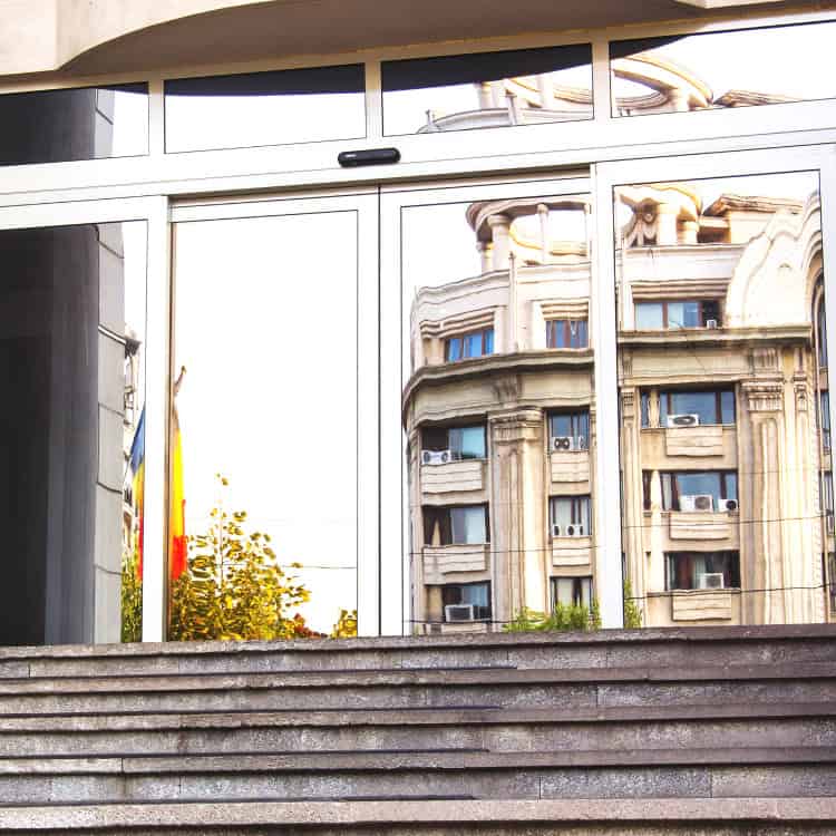 Uși automate pietonale, KADRA, Minister