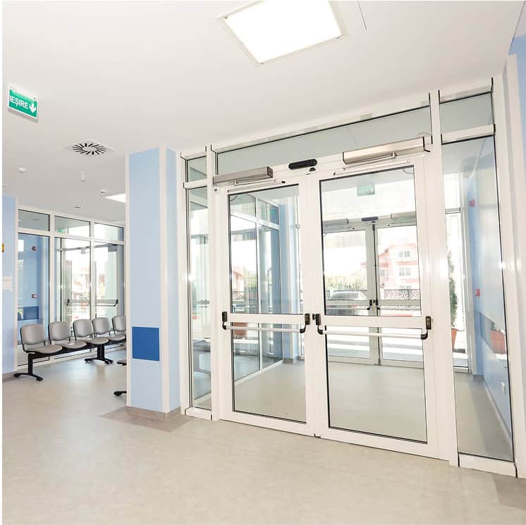Uși automate cu sistem break-out, KADRA, Spital Orășenesc Mioveni