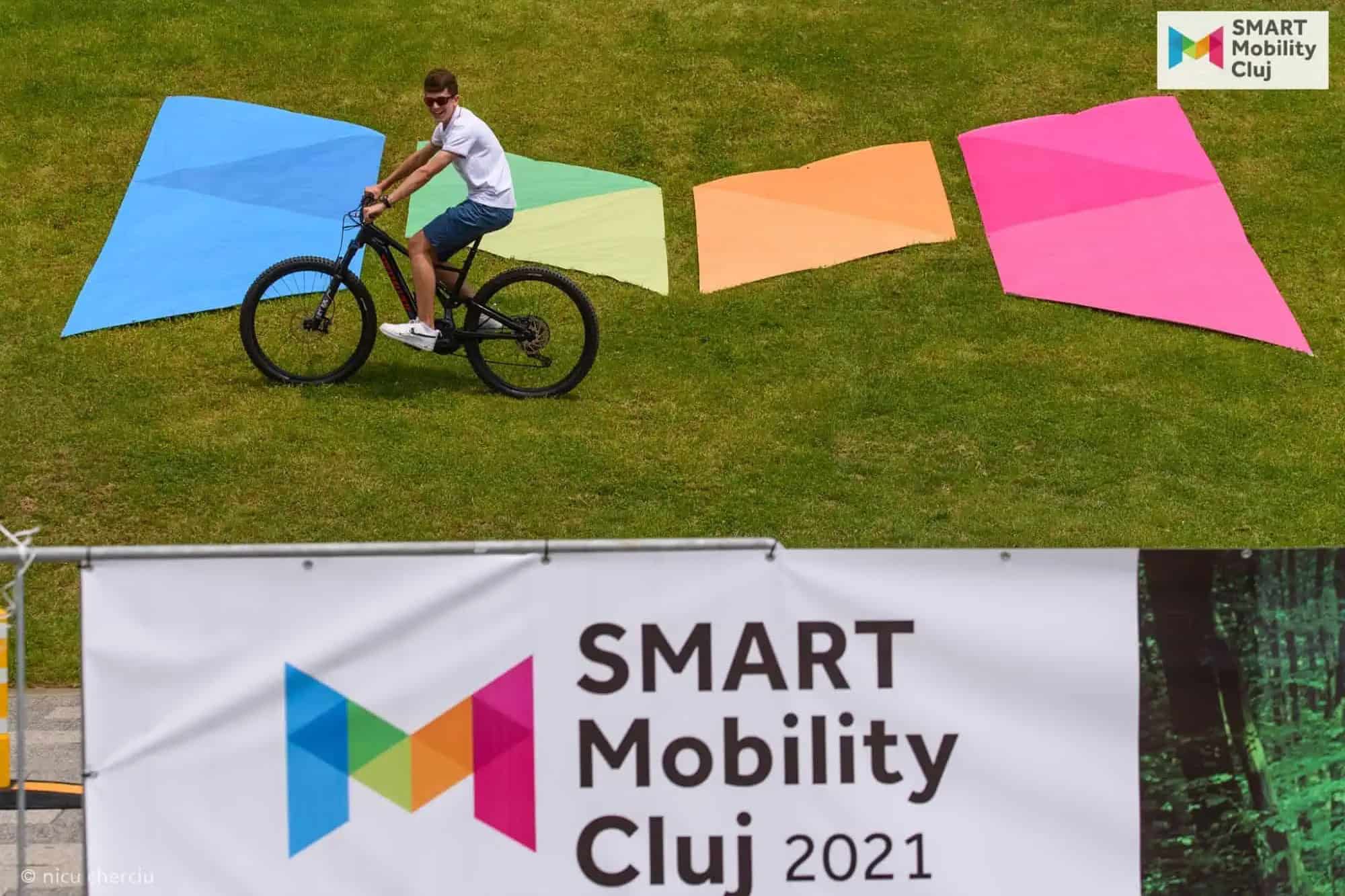 Soluția de parcare pentru biciclete supraetajată la Festivalul Smart Mobility de la Cluj