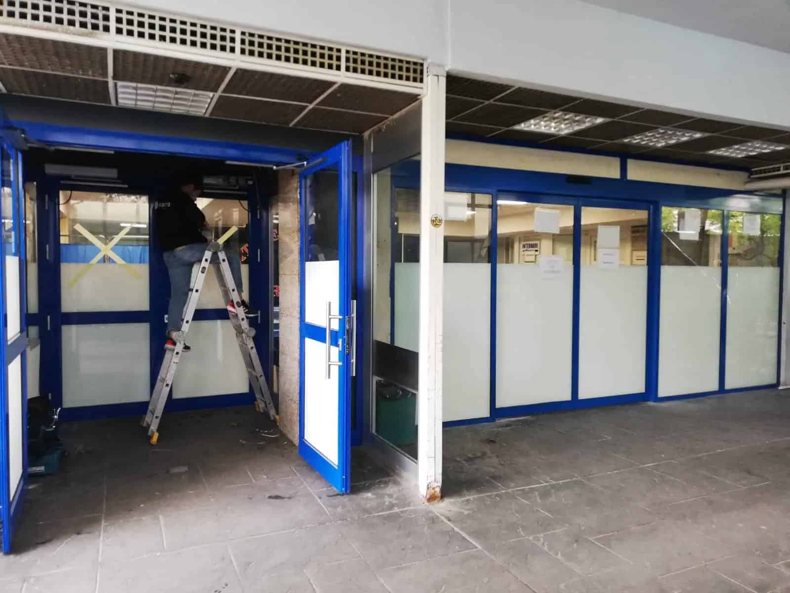 Ușă culisantă și uși batante automate pentru UPU Floreasca