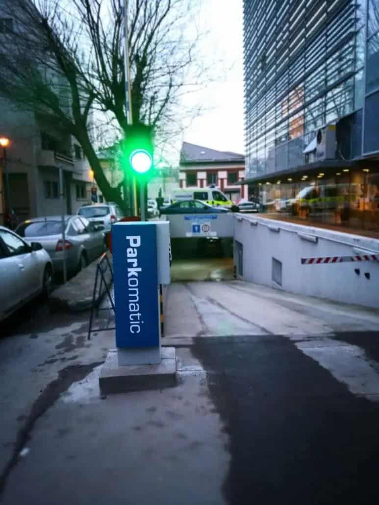 Primul sistem de parcare cu plată cu cardul contactless din București