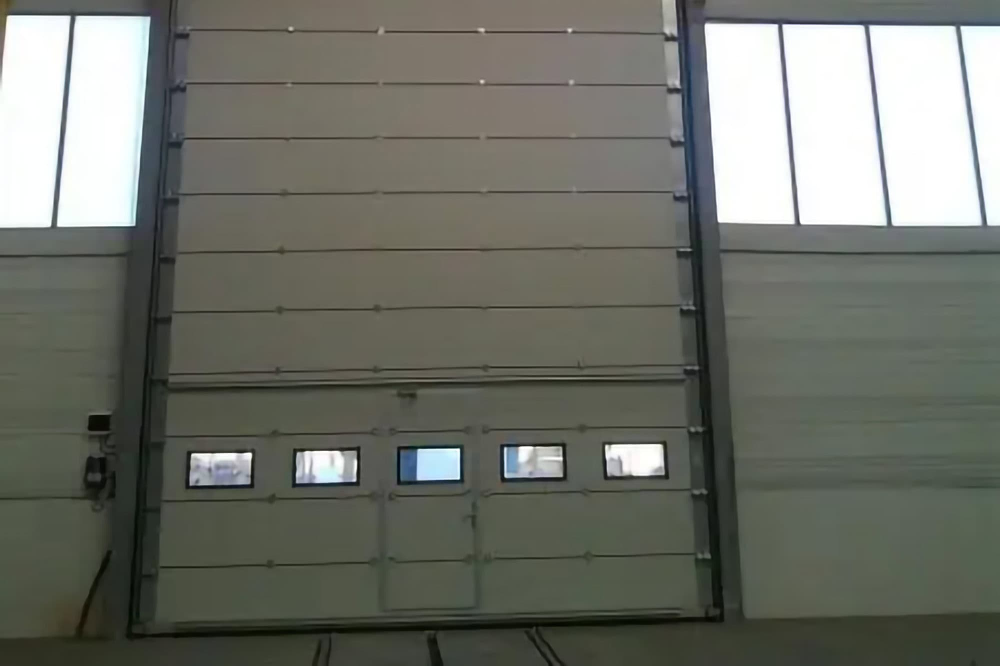 Ușă secțională industrială Fabrica Gormet Cluj Napoca