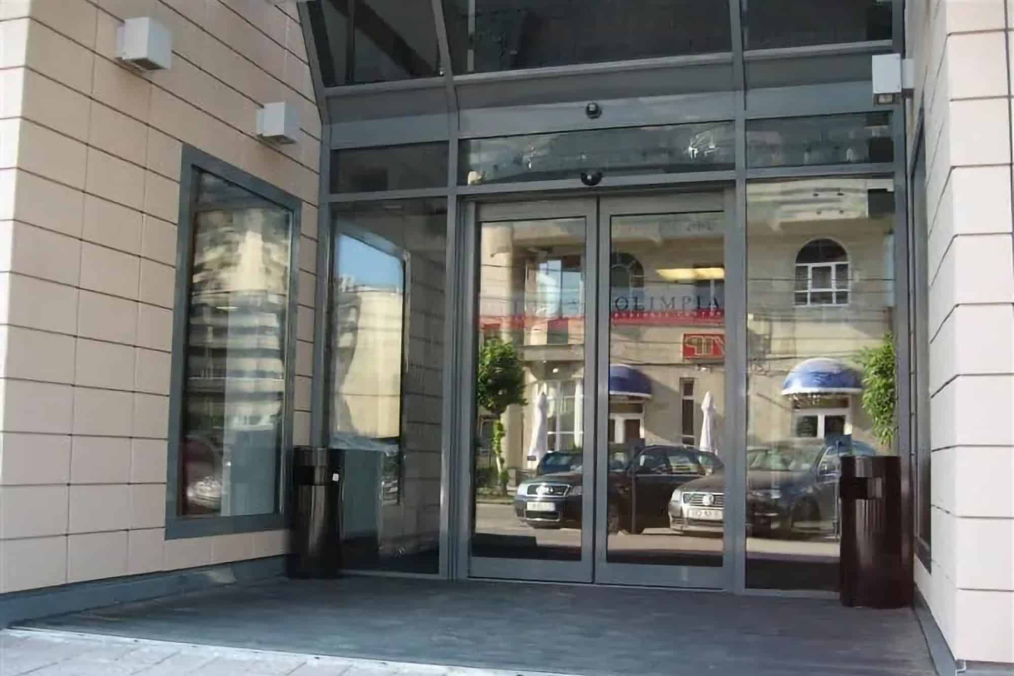 Uși culisante instalate la Olimpia Business Center