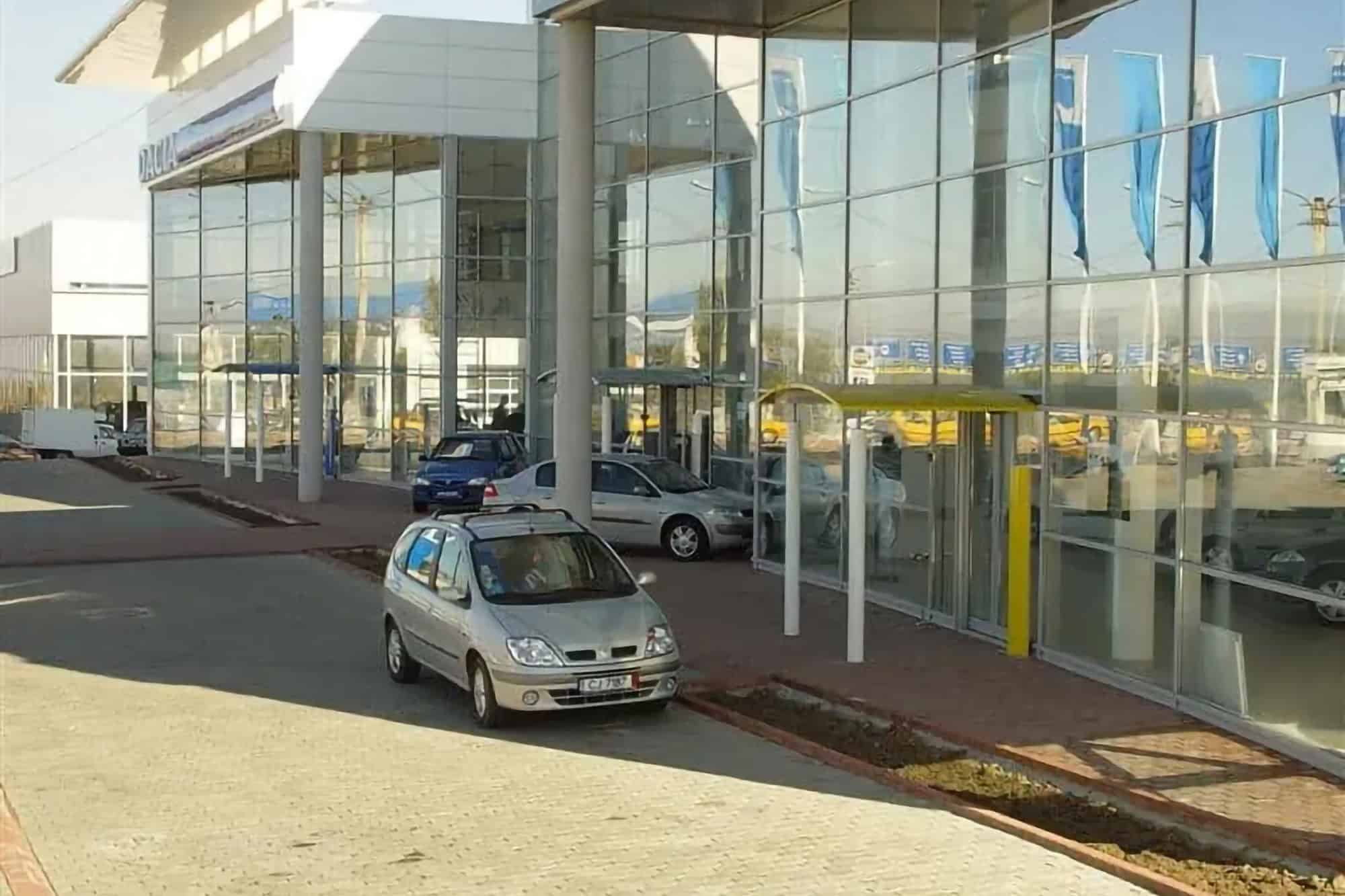 Uși culisante instalate la Showroom-ul Dacia Cluj Napoca