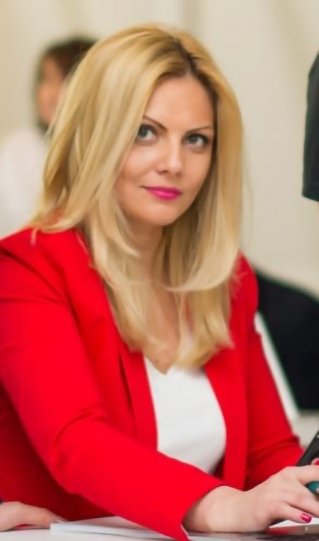 Raluca Straton, oamenii KADRA