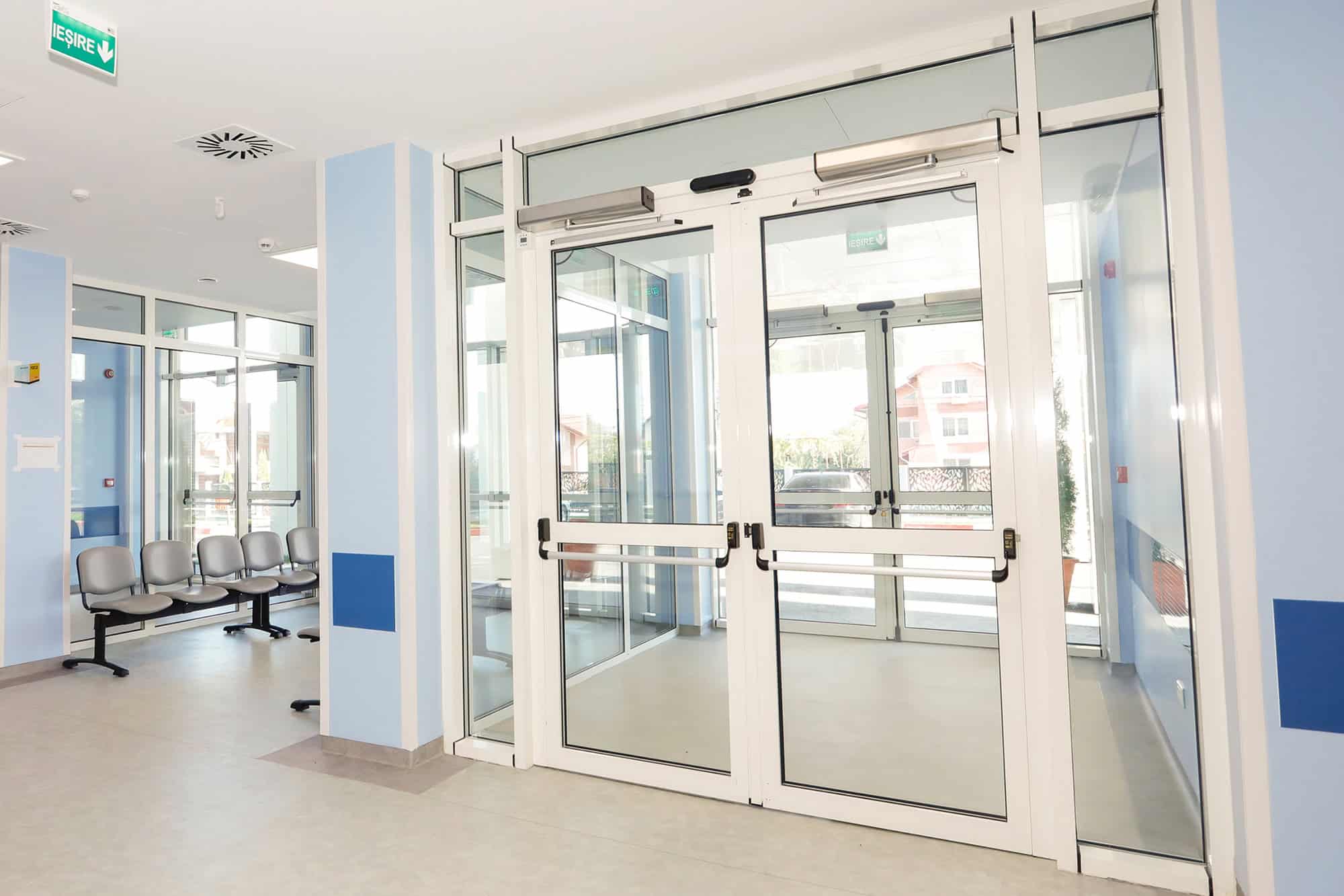 Service uși automate - mentenanță și reparații 16 Uși automate cu sistem break-out, KADRA, service uși automate