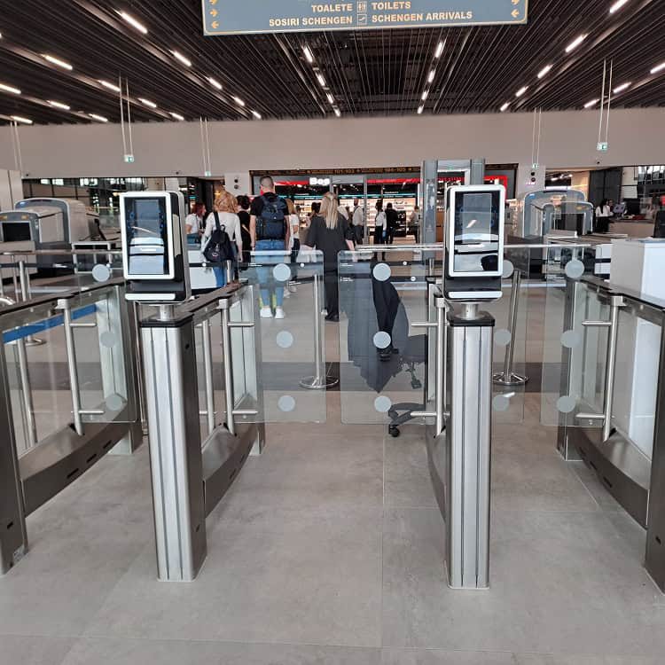 Porți rapide cu panouri batante, Service porți rapide, KADRA Service, service și mentenanță